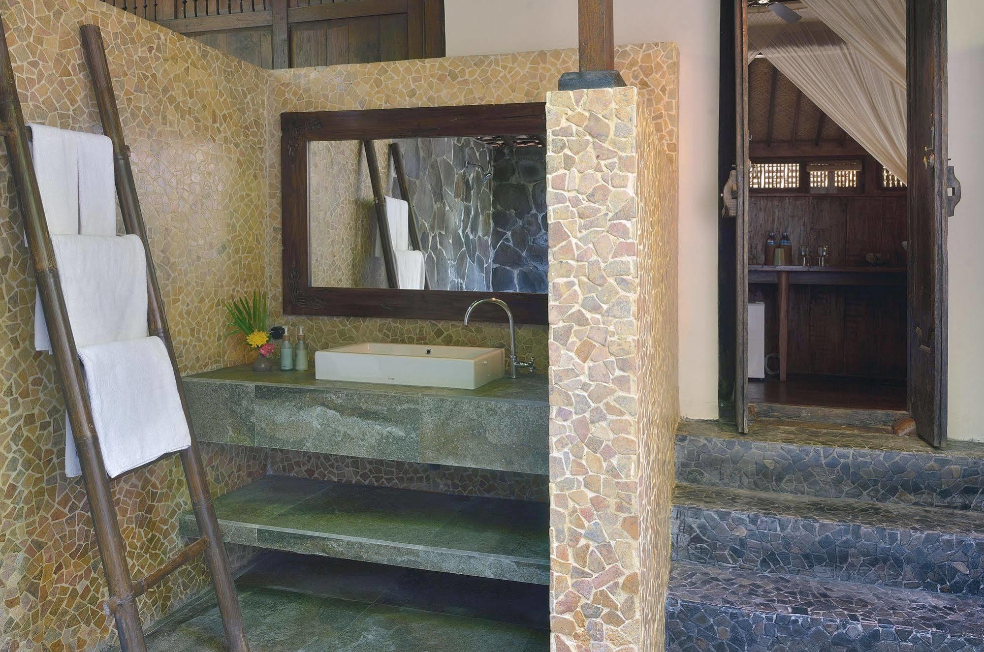 Desa Dunia Beda Resort Gili Trawangan Exterior foto